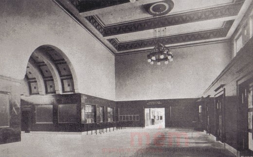 Le hall d'entrée de la nouvelle gare de Bienne, en 1923