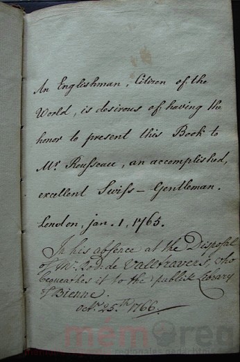 Widmung von Thomas Hollis in einem Rousseau zugedachten Buch