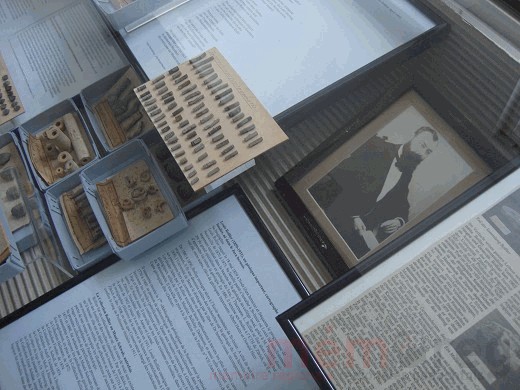 Die Vitrine zu Louis Rollier