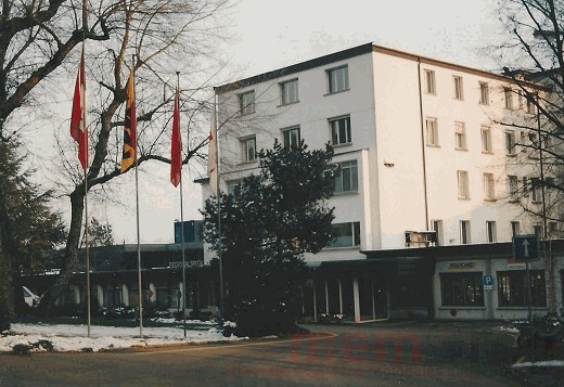 Der Eingangsbereich des Regionalspitals im Vogelsang in Biel, um 2005.