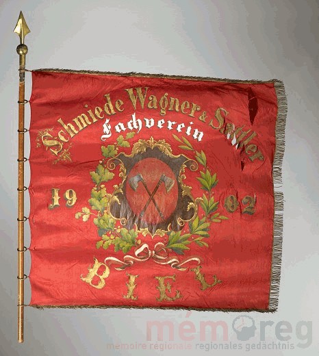 Fahne des Fachvereins der Schmiede, Wagner und Sattler, 1902