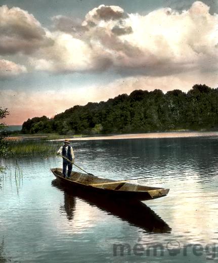 Un conducteur de barque sur le lac de Bienne