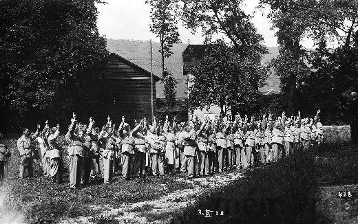 Vereidigung der Luftschutztruppe in Nidau, 1939