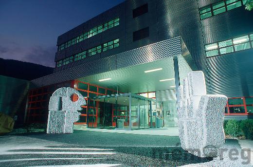 Das Verlagsgebäude der W. Gassmann AG im Bözingenmoos, 1993