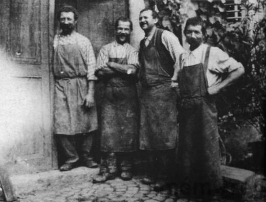 Trüelknechte in Twann, um 1920