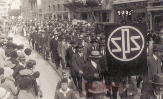 Le parti socialiste au cortège du premier mai à Bienne, en 1930