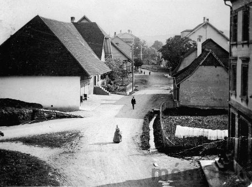 Die Poststrasse in Mett, vor 1910