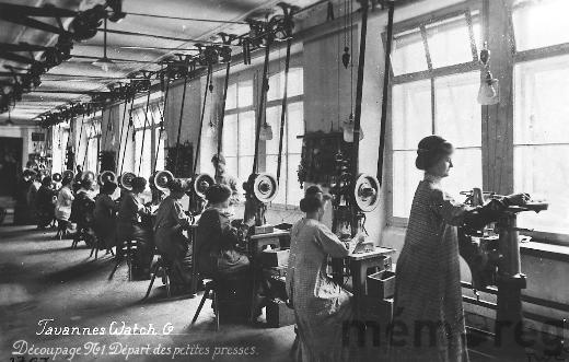 Fabrikarbeiterinnen in der «Tavannes Watch Co.» in Tavannes, um 1910